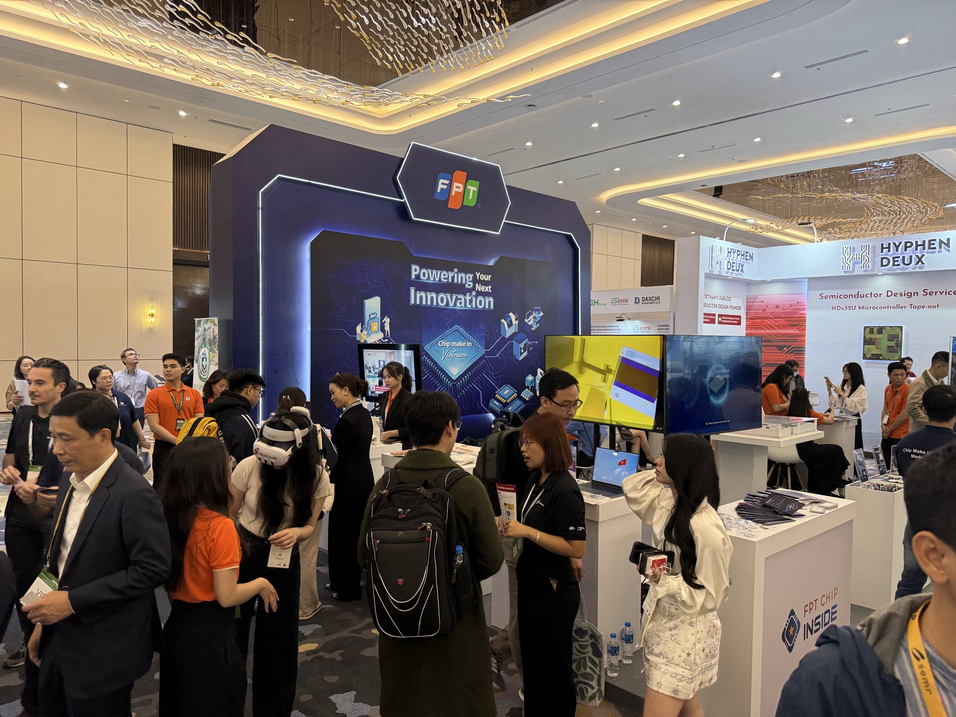 fpt trinh dien he sinh thai ban dan chu de khoi nguon sang tao doi moi tuong lai