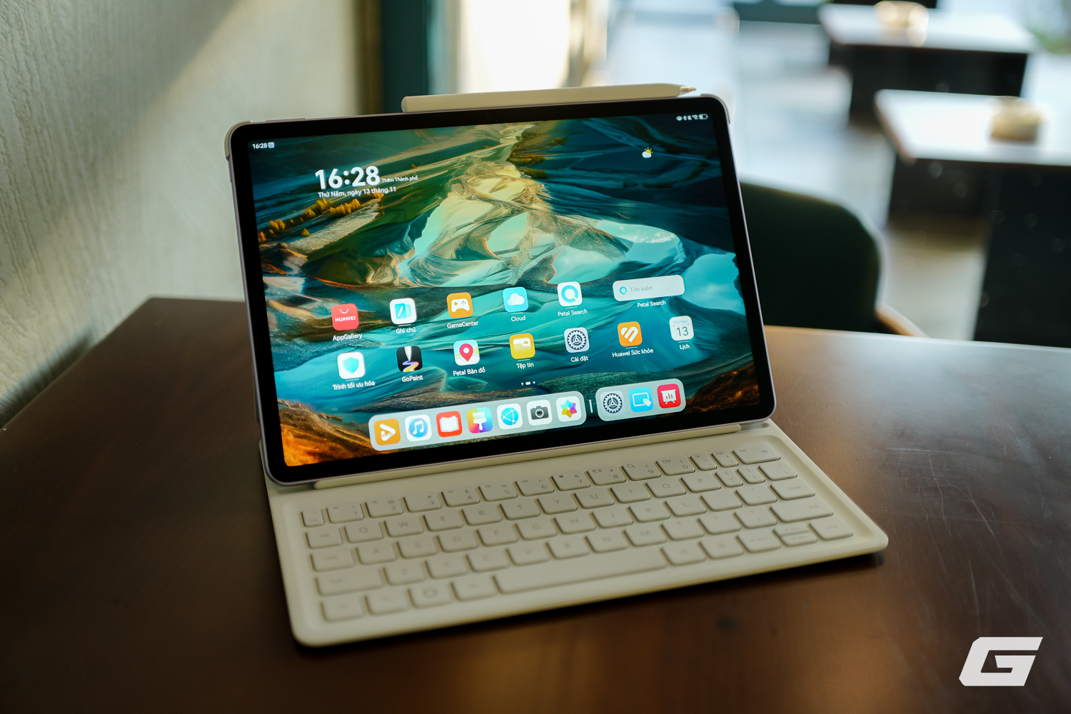 tren tay huawei matepad 115 matte genk lam viec chinh sua anh ai mind space genk 24