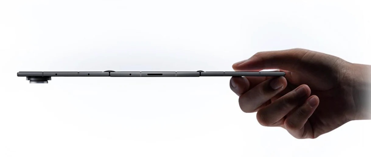 galaxy z trifold thick camera housing