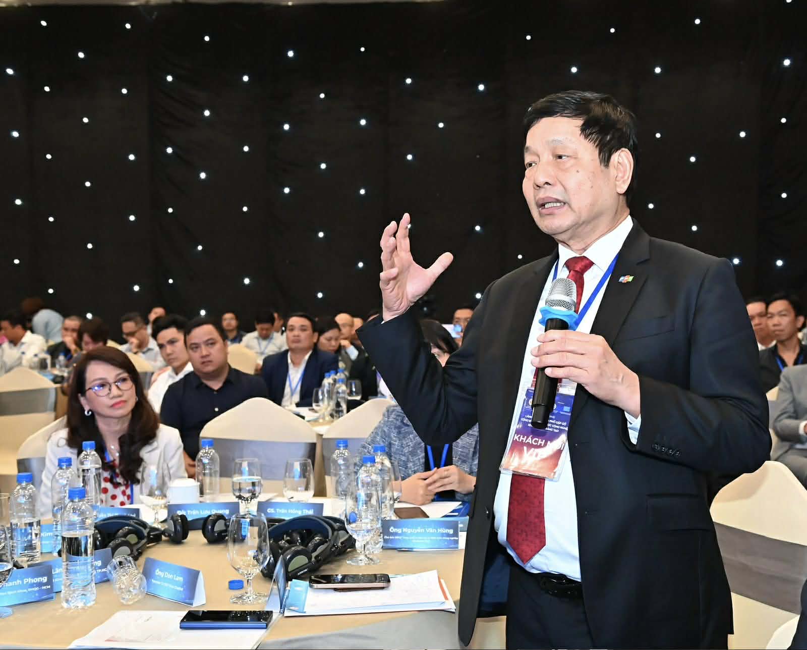 chu tich fpt truong gia binh phat bieu anh viet dung sggp 03