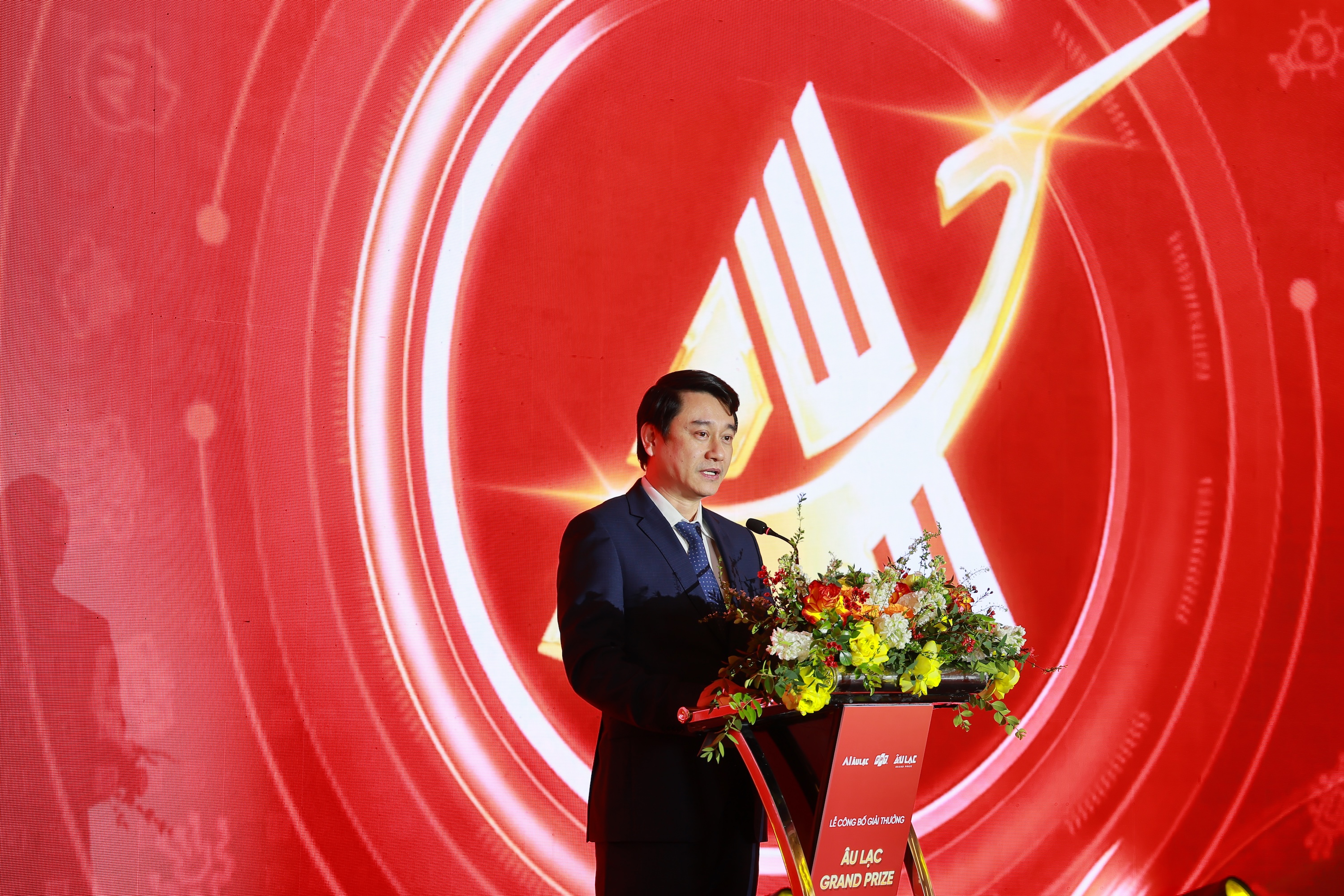 ong le anh tuan thu truong bo ngoai giao01