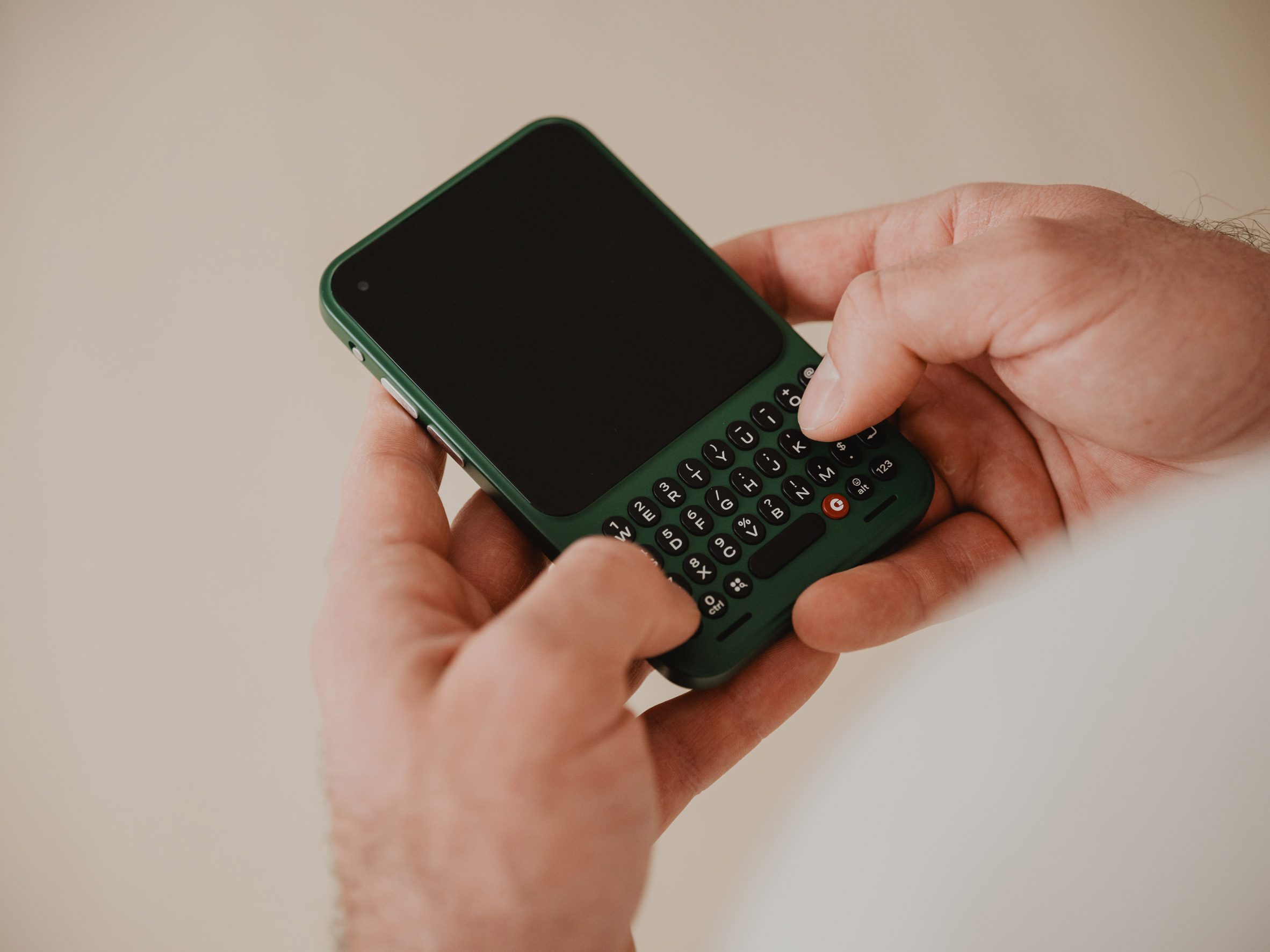 clicks communicator phone designdezeen2364col7