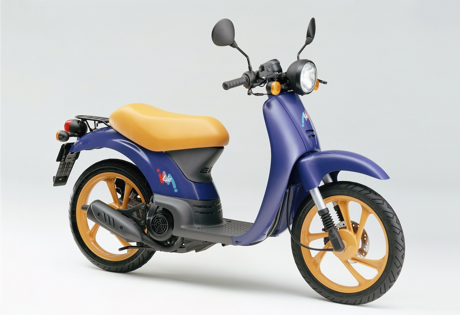 Honda Via và câu chuyện về mẫu xe tay ga mang dòng máu Ý với thiết kế viễn tưởng từng bị lãng quên