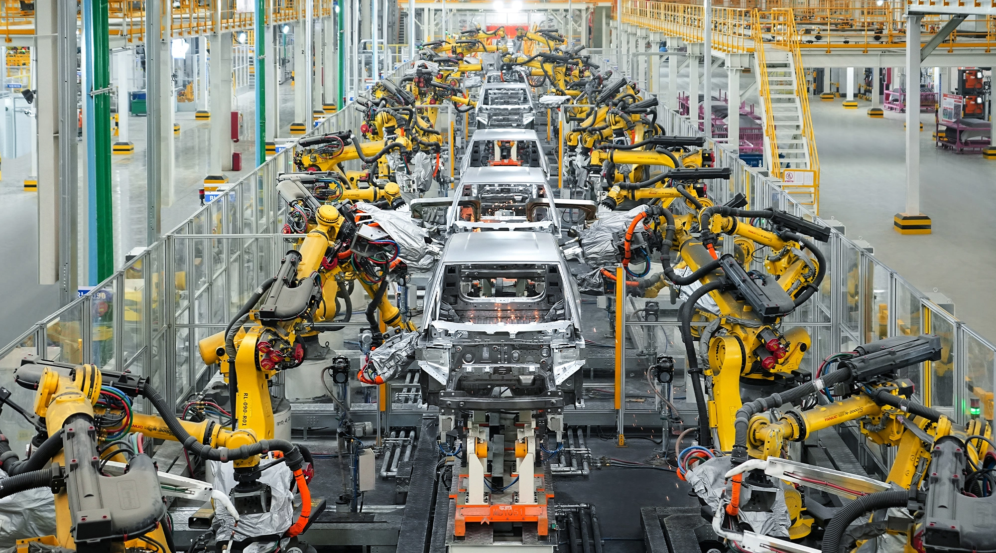 bydcuts100000jobsdespiterecordsalesthenextphaseoftheglobalevrace1resultaatwc05zs