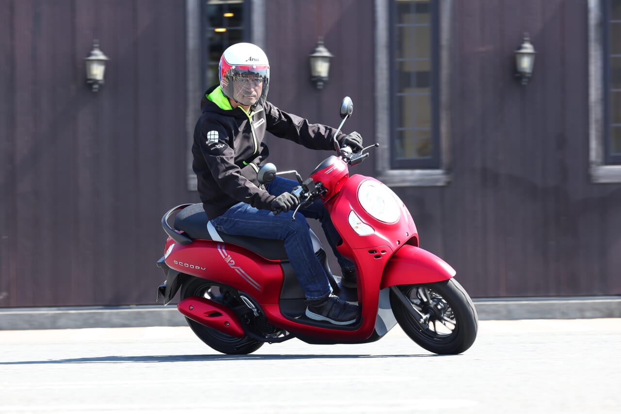 ym2212 62 01 honda scoopy i