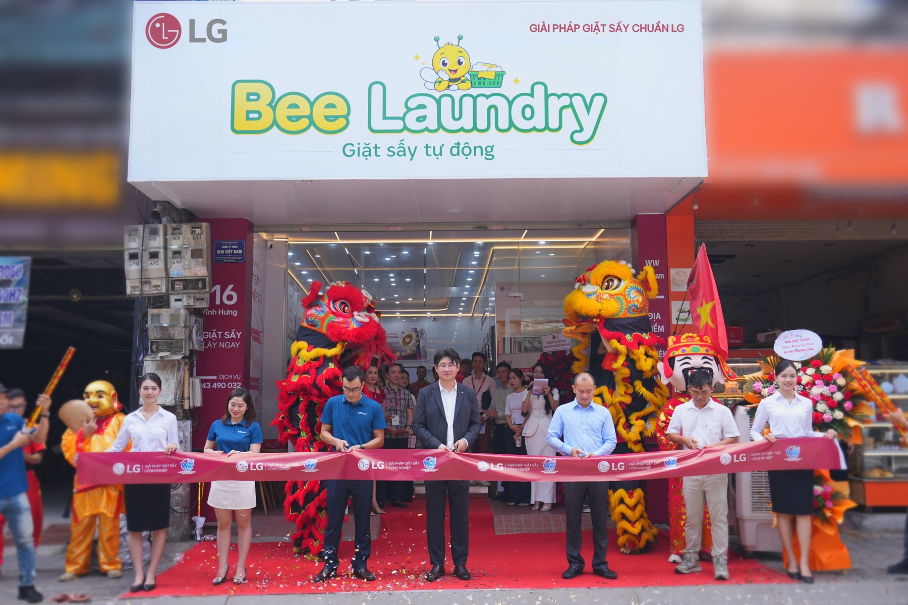 lg electronics viet nam phoi hop cung ww viet nam gioi thieu cua hang giat say thong minh tai ha noi