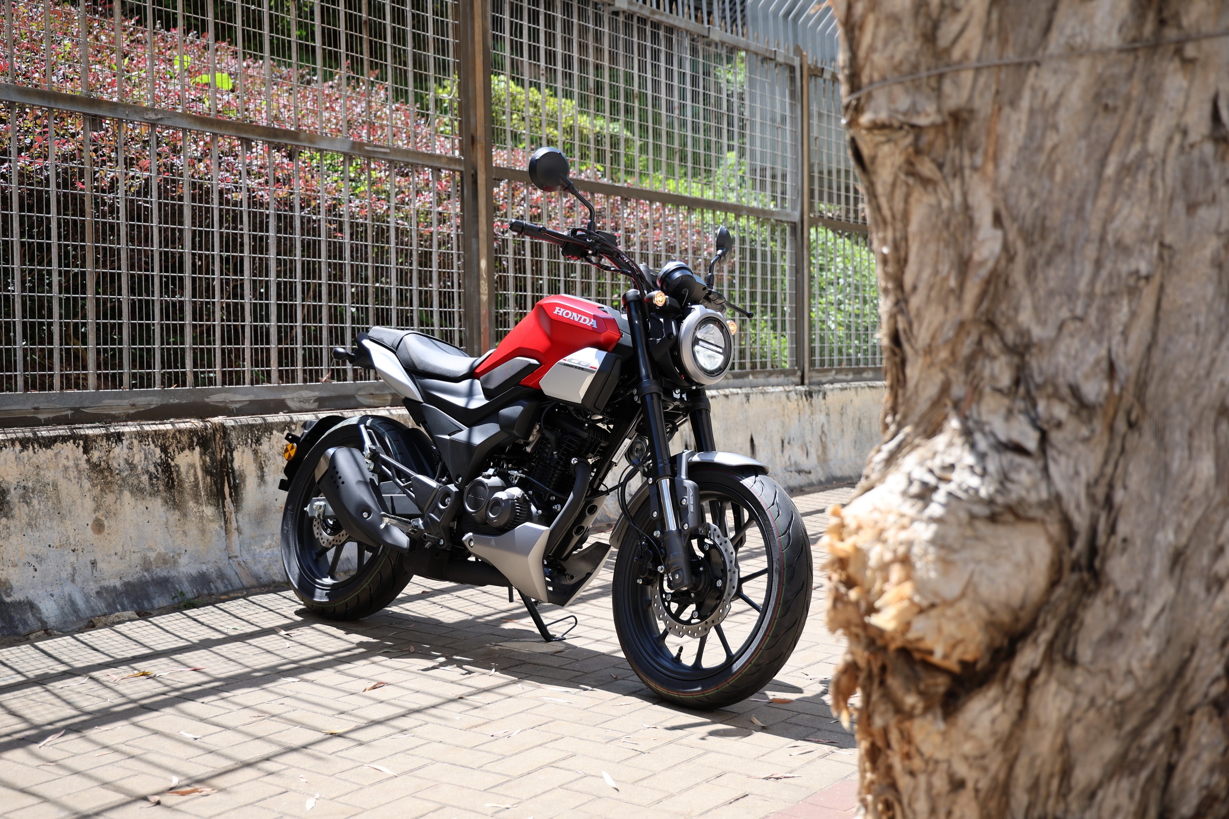 162honda cb 190tr001