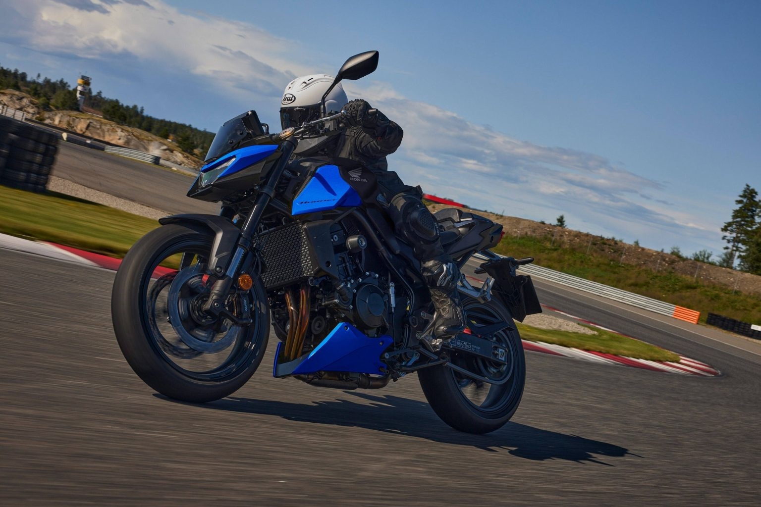 honda cb750 hornet 2027 01 1536x1024