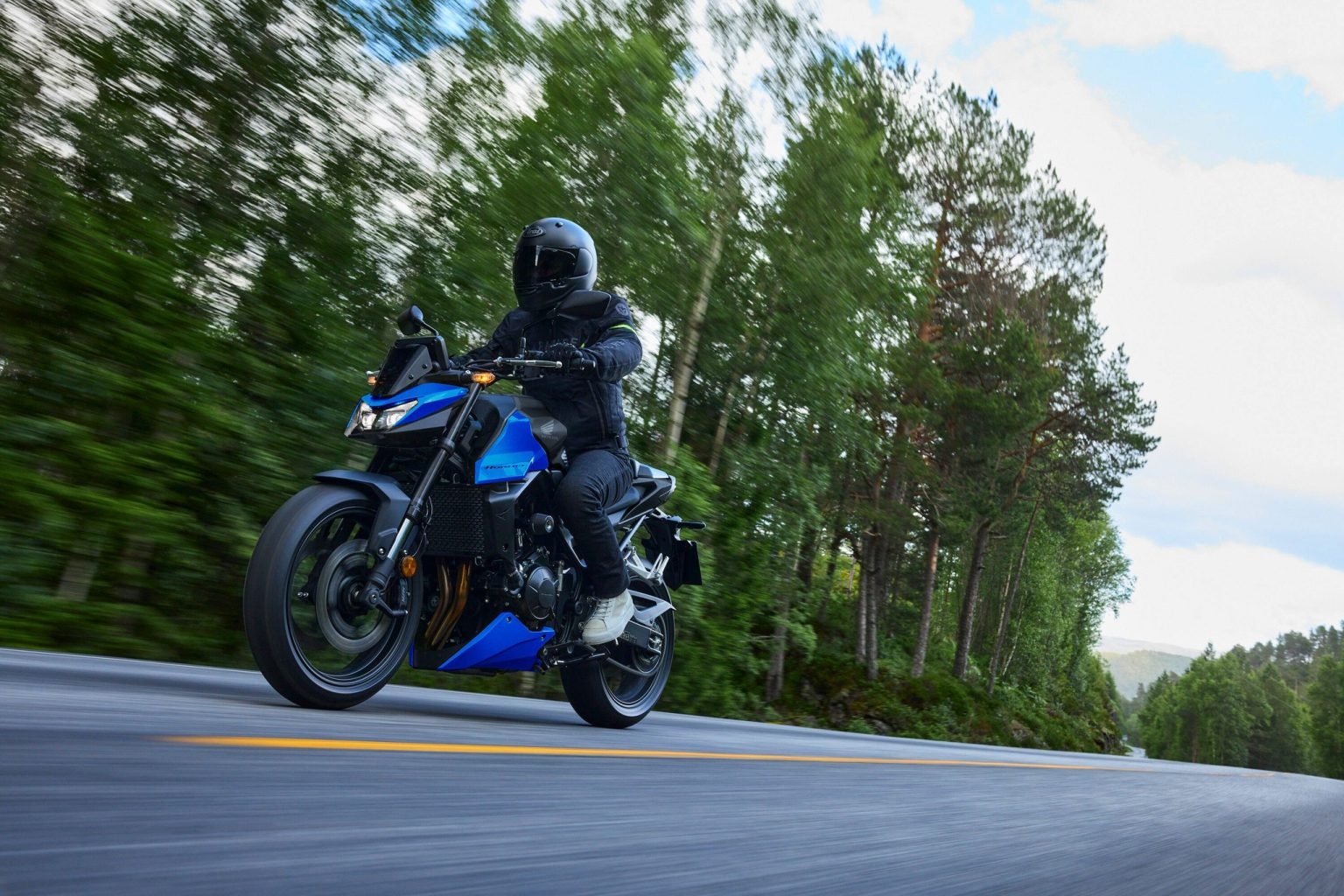 honda cb750 hornet 2027 04 1536x1024
