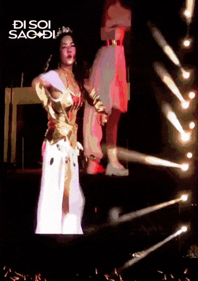 beige simple graphic designer resume 1compressed