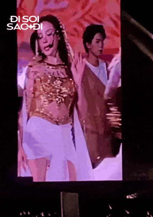 beige simple graphic designer resume 2 1compressed1