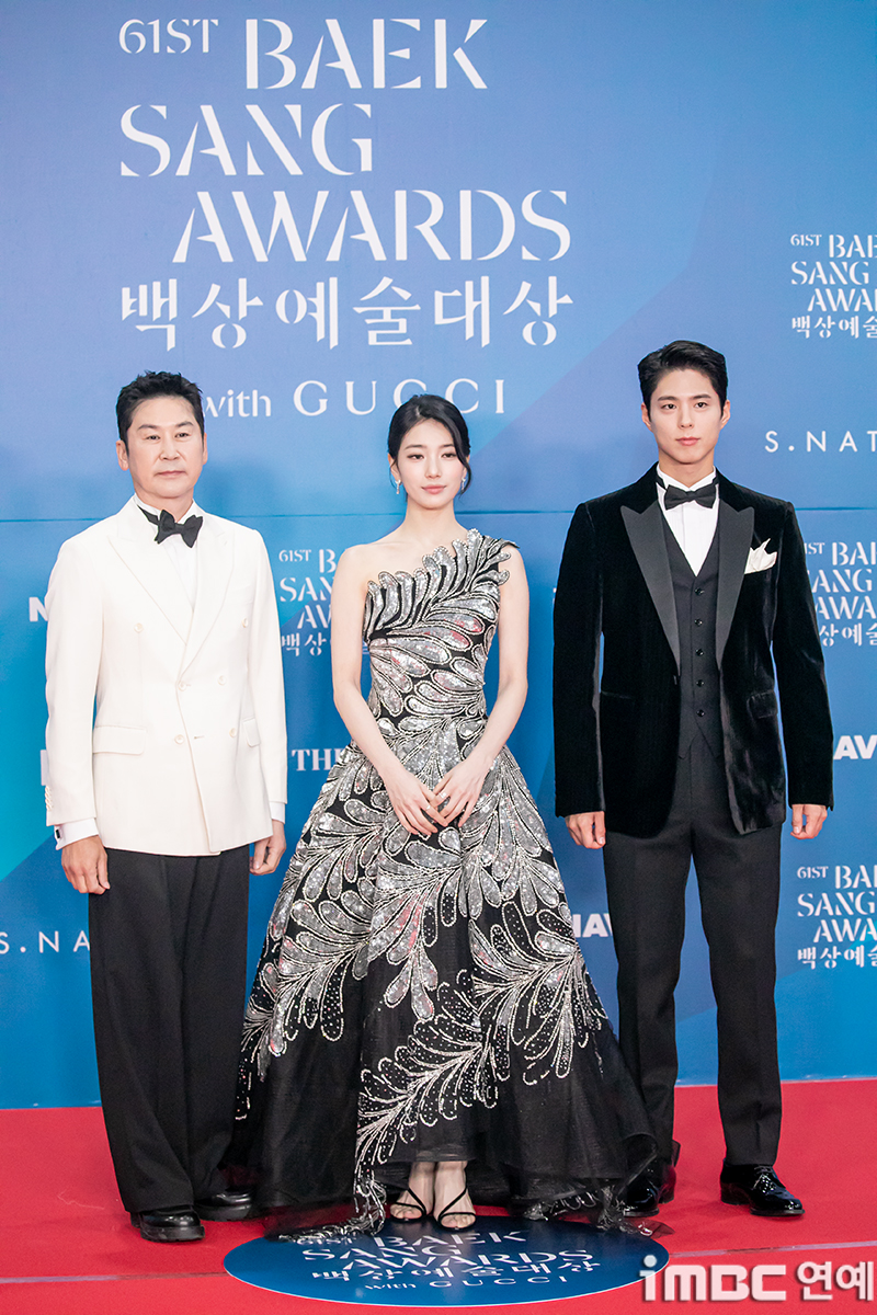 18560d96 8b9a 4416 8d4d f4b01027c001