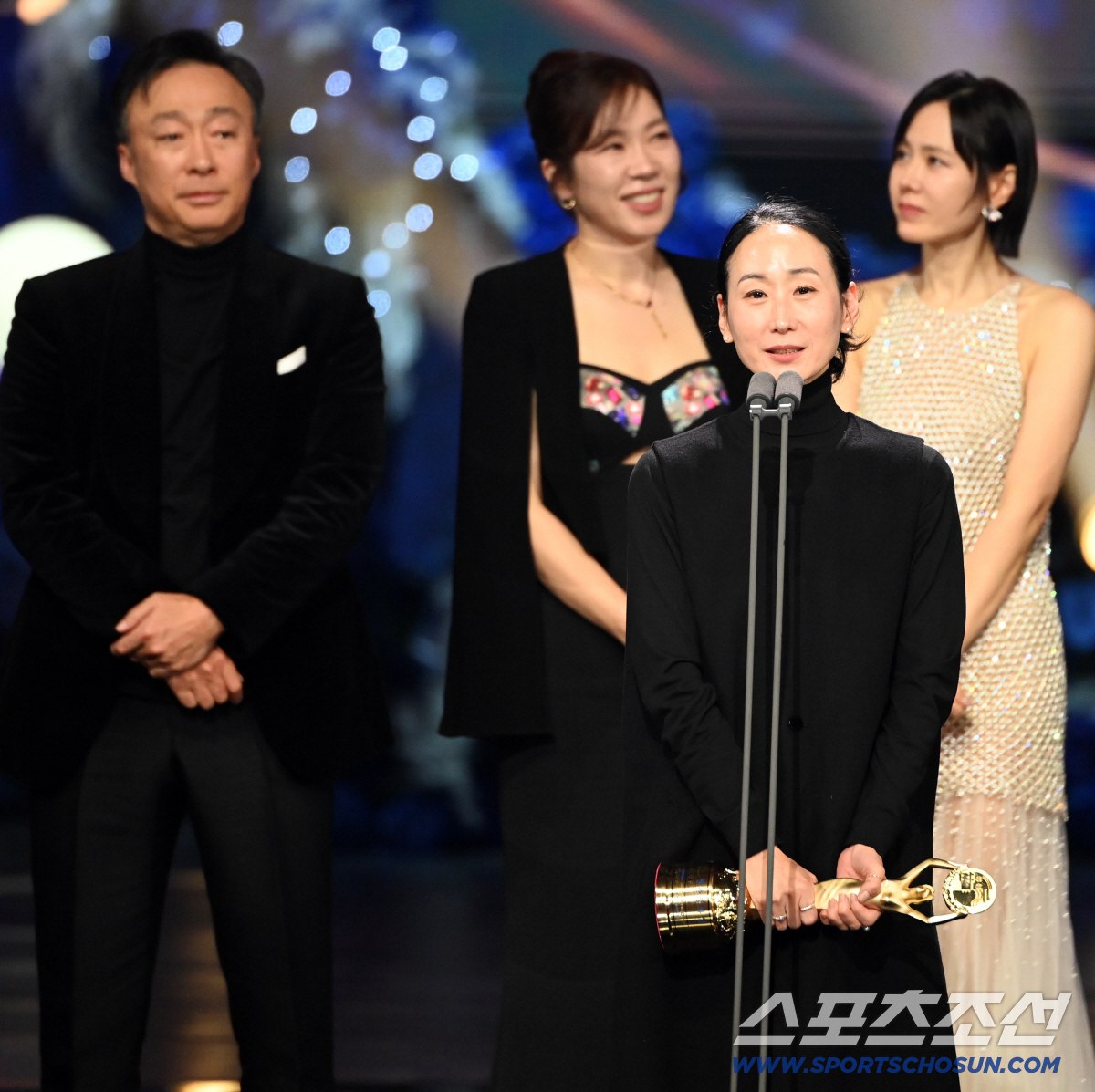 photo2025 11 1922 19 29 2