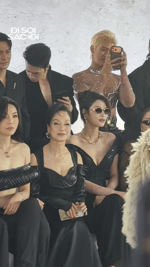 lv020251205175201 ezgifcom video to gif converter 1