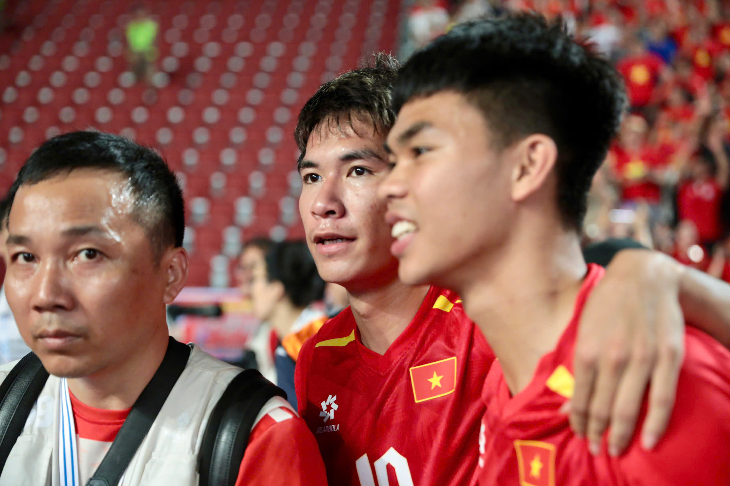 1687288060514015614 1