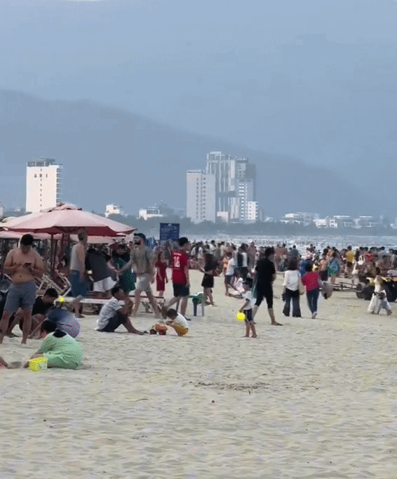 ezgif 6cc430260b386f33