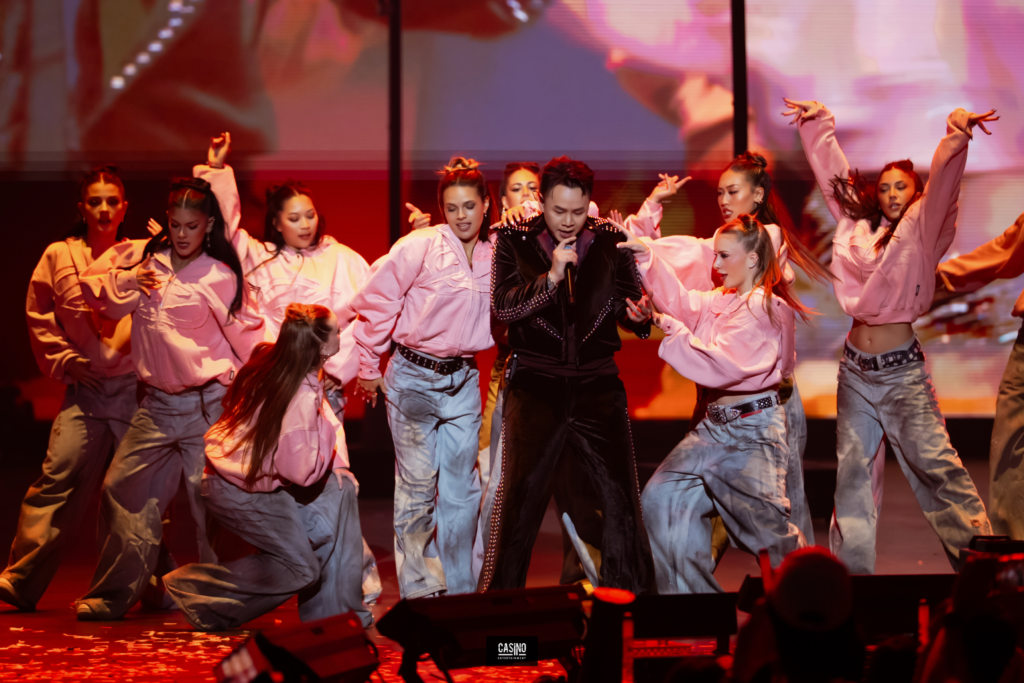 kosmik live concert 2026 tai my khep lai voi nhung san khau kho quen 10 1024x683