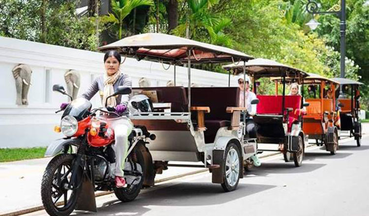 tuk tuk ladies