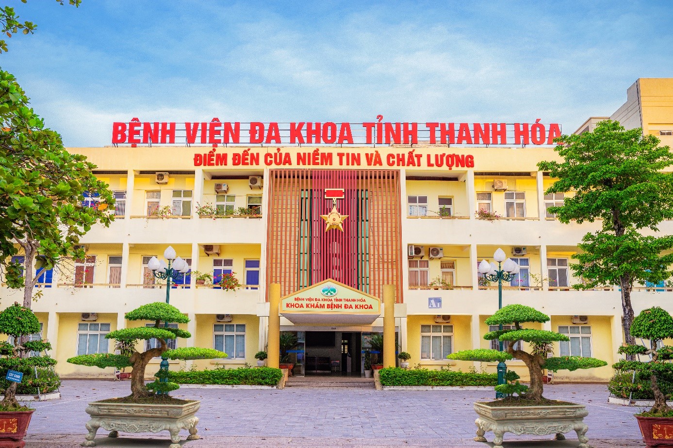 anh khoa kham benh bvdk tinh thanh hoa