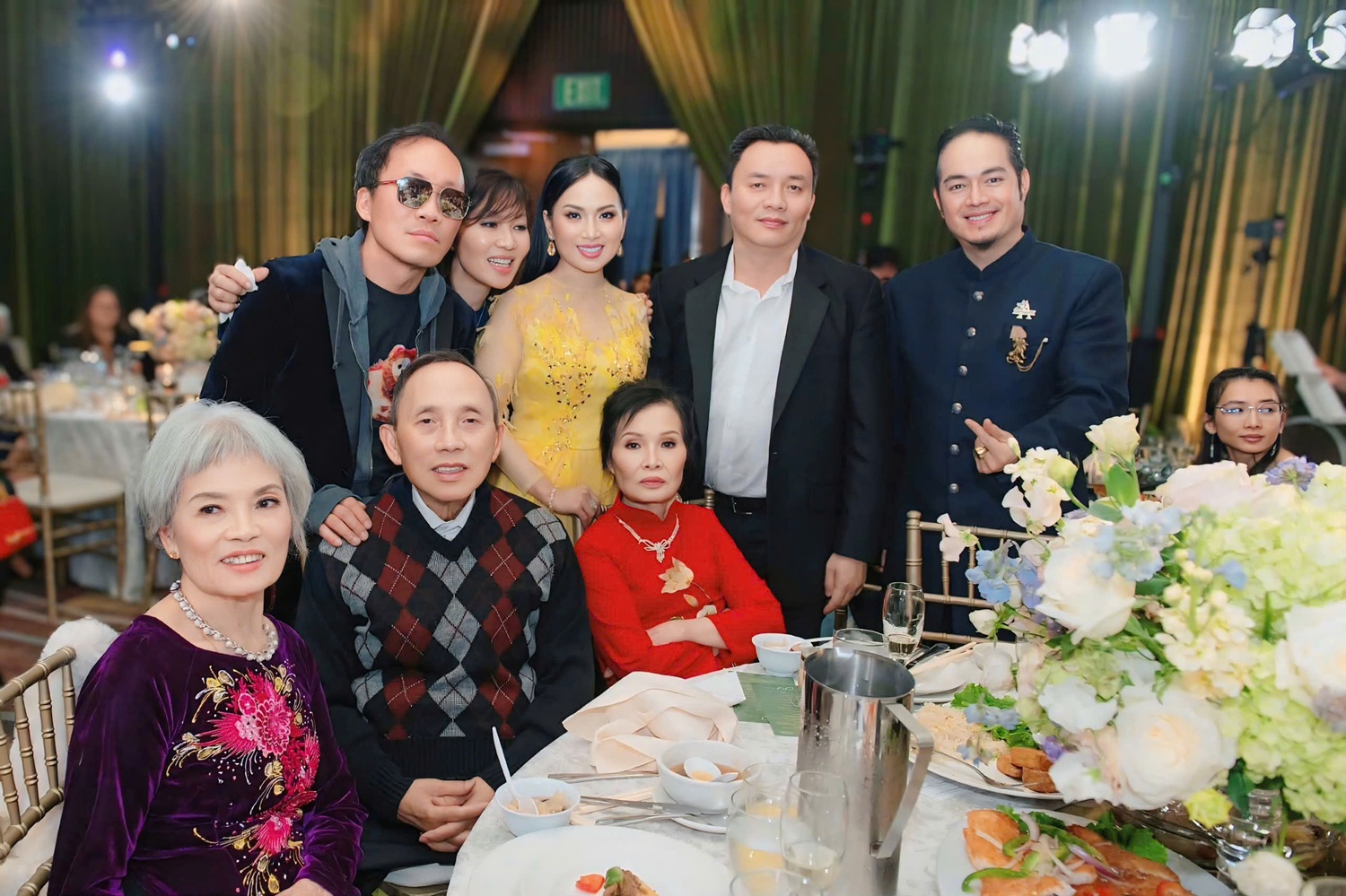 gia dinh ca si ha phuong va ty phu chinh chu