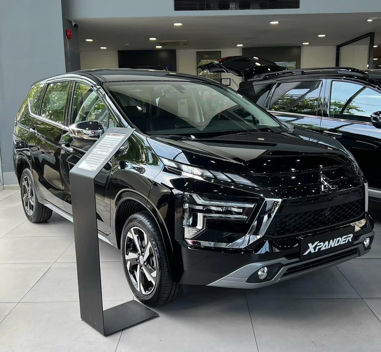 mitsubishi xpander 1