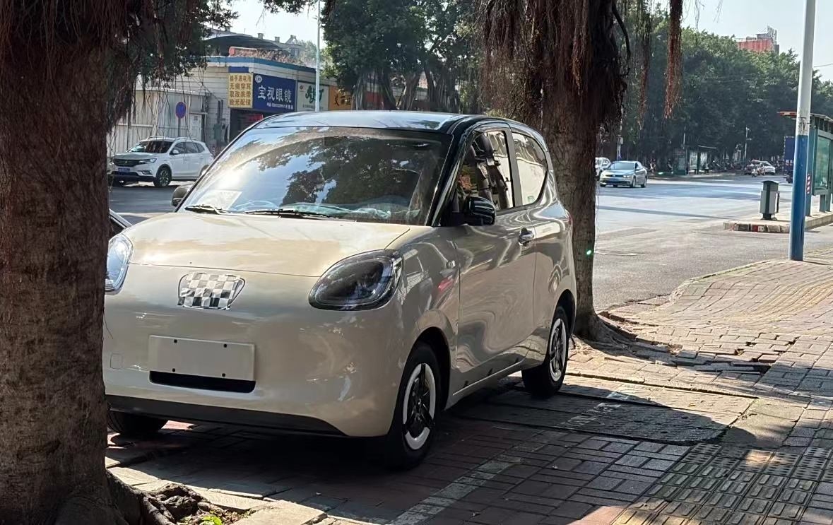 wuling mini ev the he moi 1