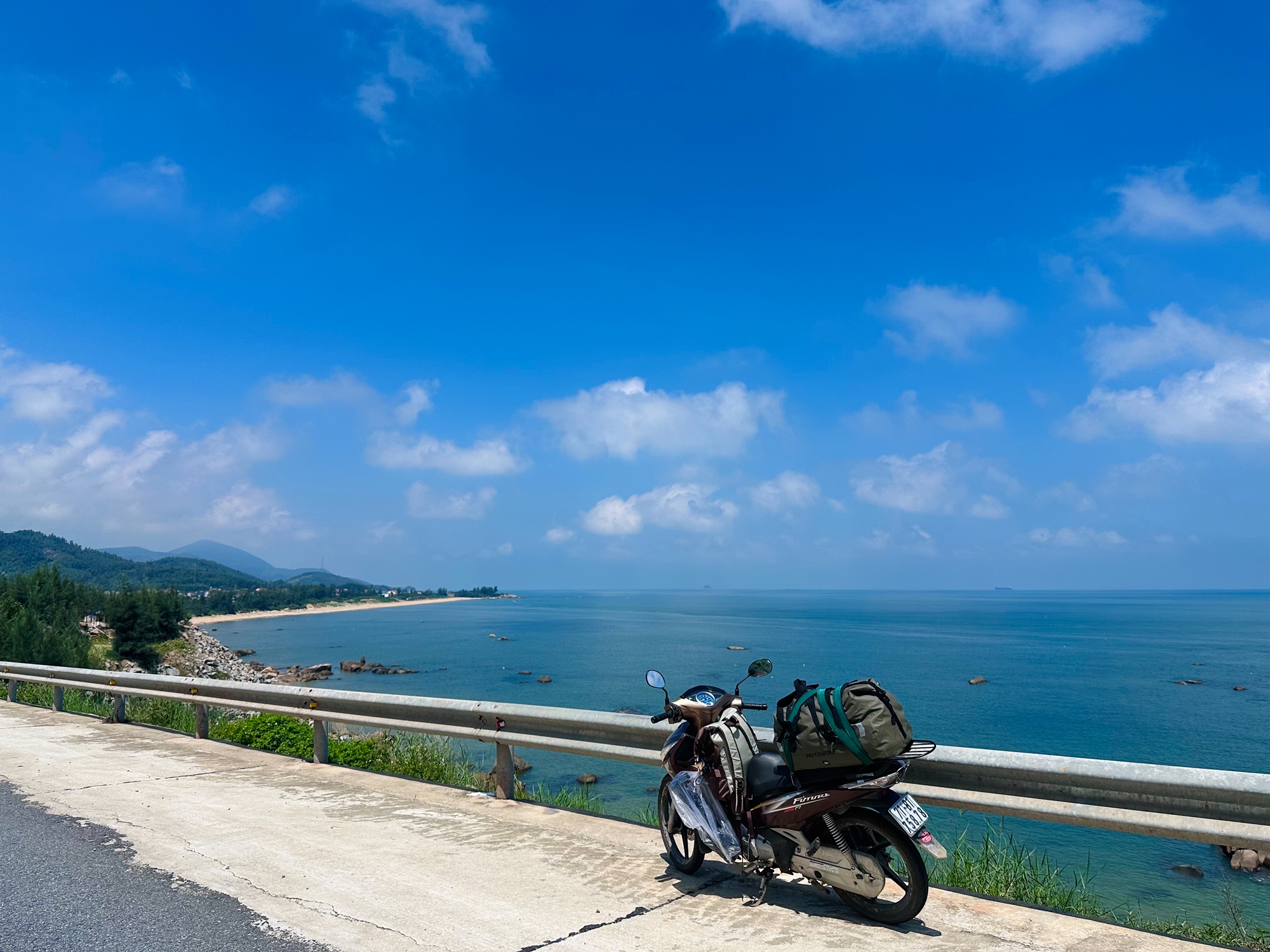 9x lan dau xuyen viet mot minh 3