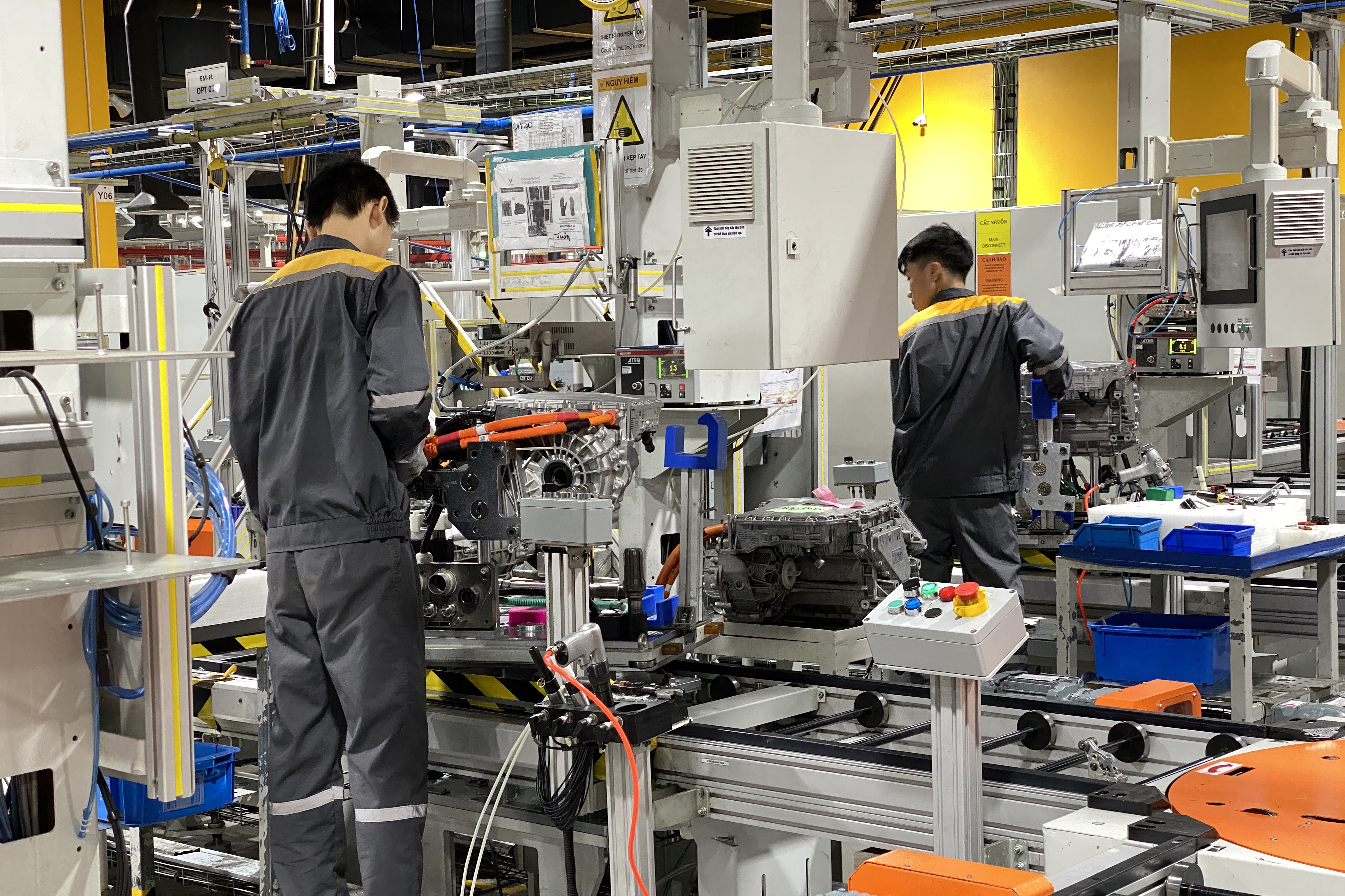 autopro vinfast nha may san xuat 2