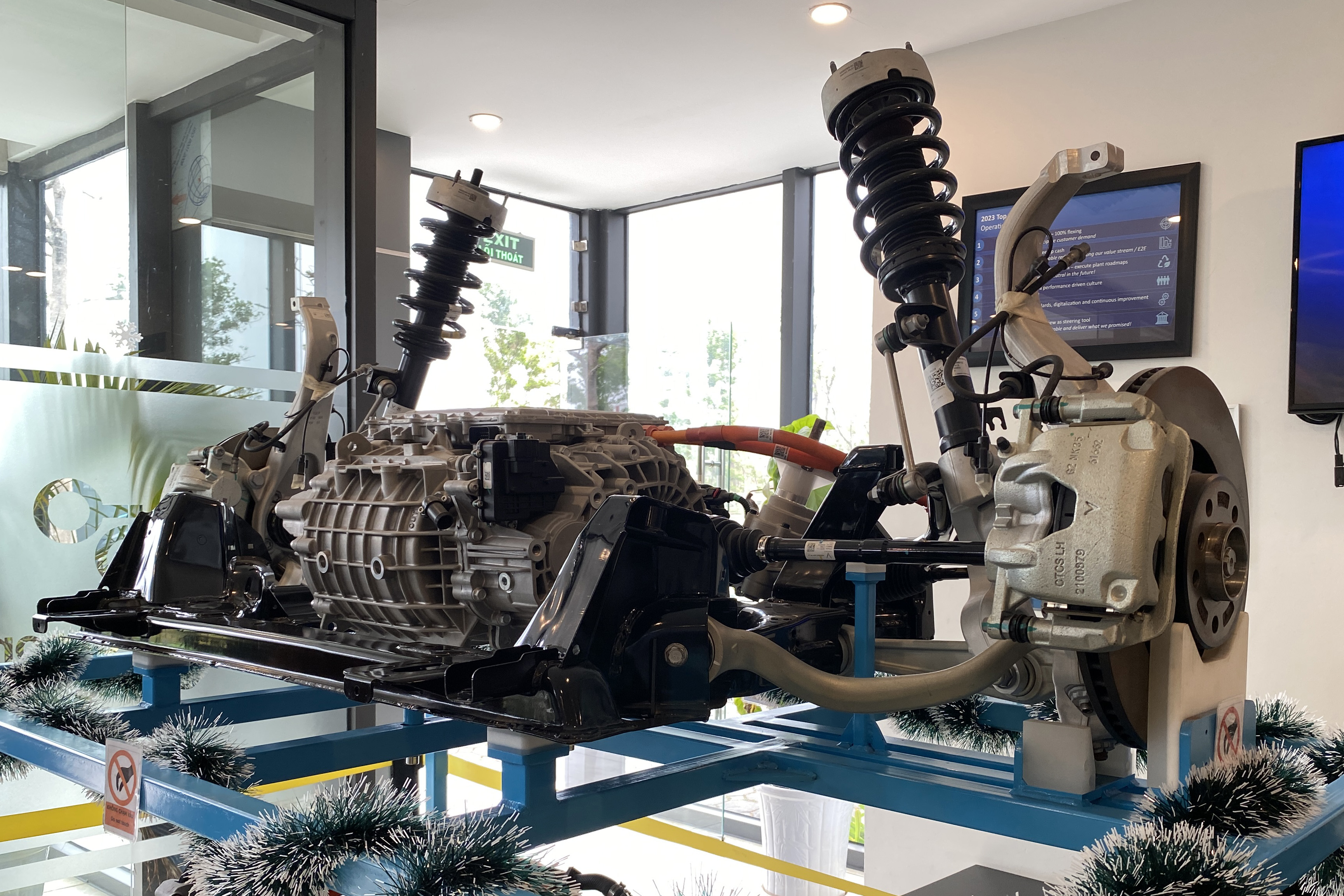 autopro vinfast nha may san xuat 6