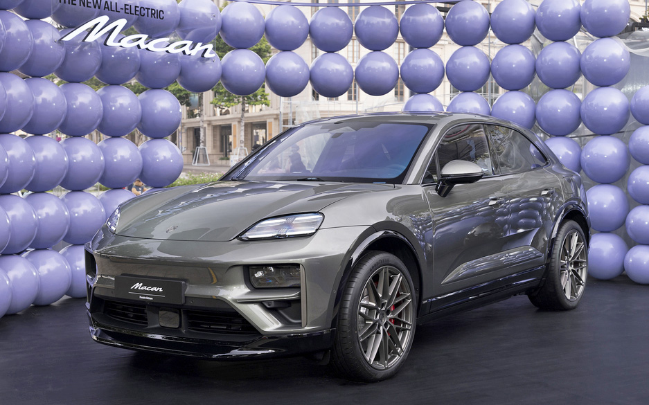 pap240870 1734100575110 17341005752461917585059