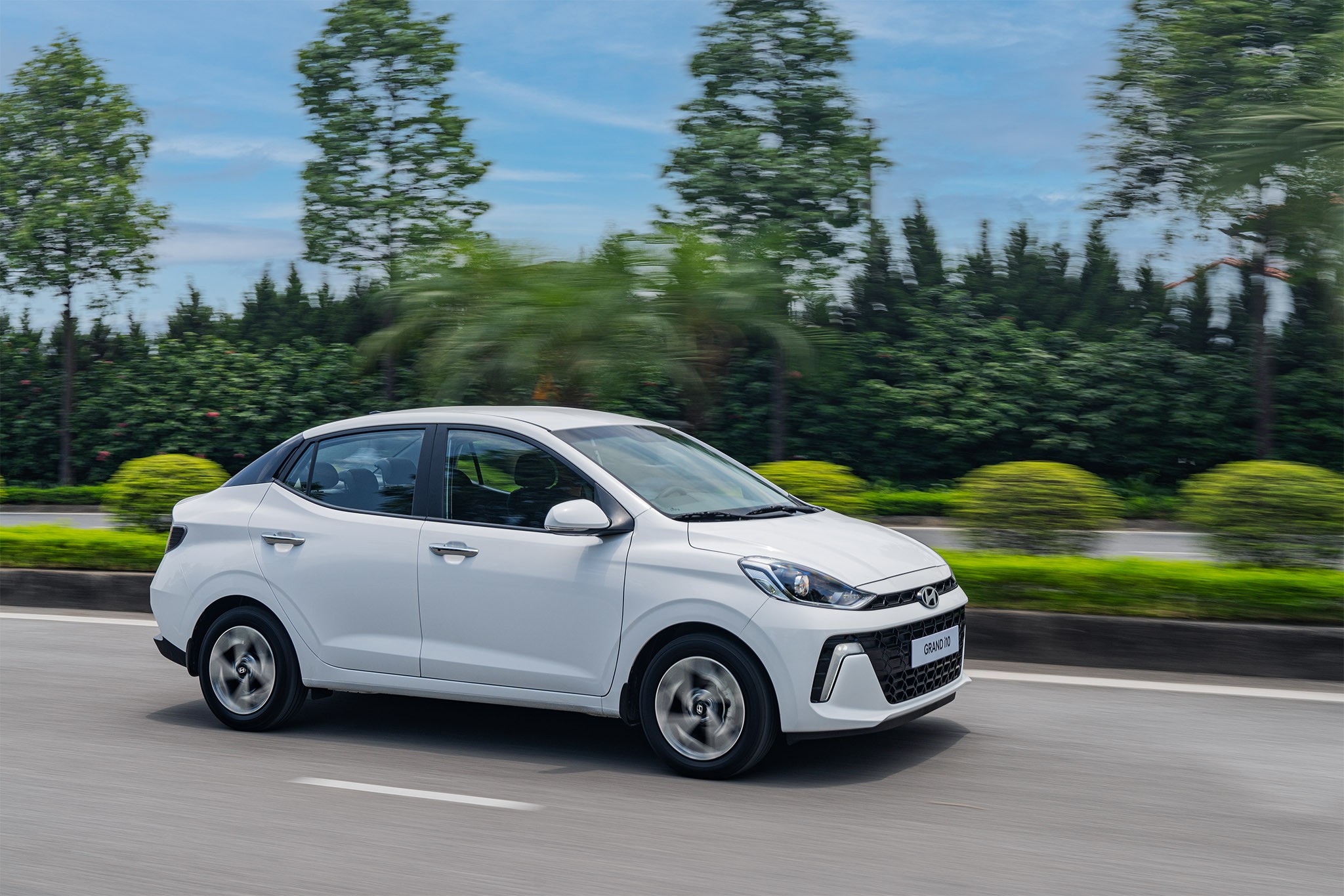 hyundai i10 sedan