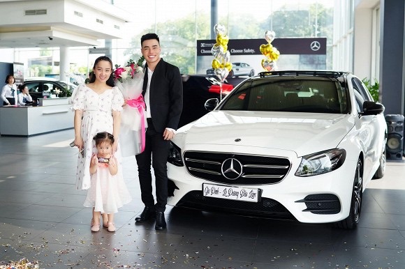 boc gia xe hop mercedes benz le duong ba o lam mua tang vo bau 3