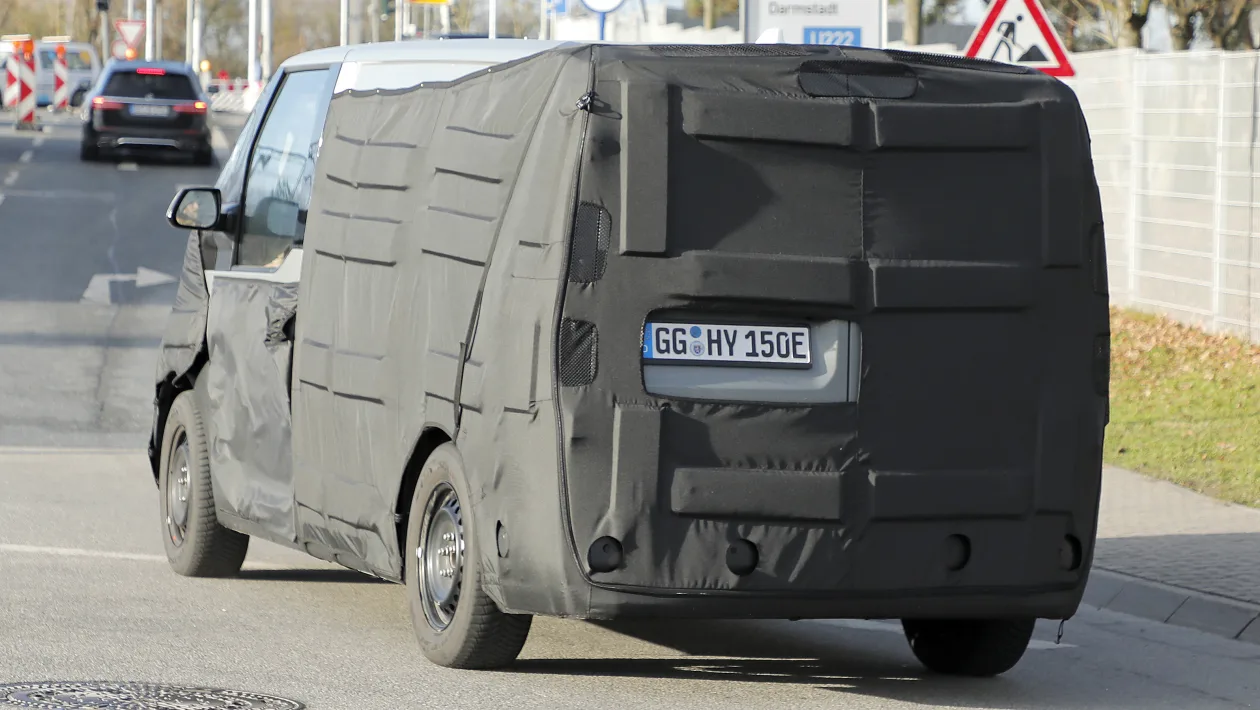 kia pv5 rear 34qcyzqz