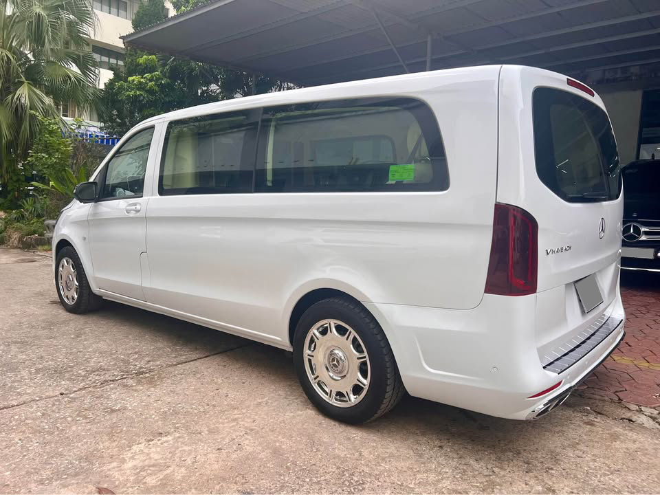 Mercedes-Benz V-Class độ kiểu Maybach vừa ra biển đã bán lại 3,8 tỷ: Đắt gần bằng 3 chiếc Carnival, có ghế 'chủ tịch', TV khủng- Ảnh 6.