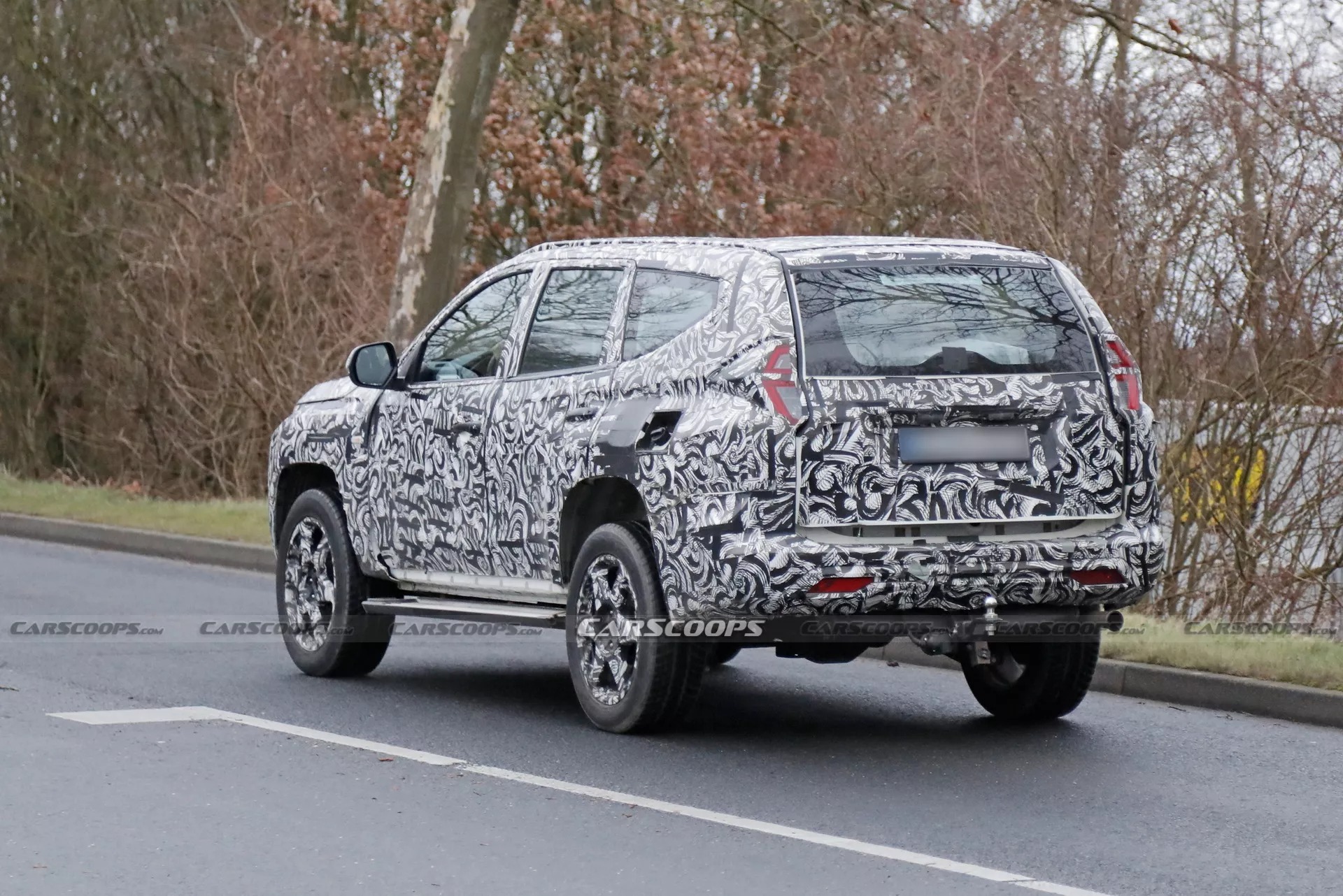 mitsubishi pajero sport 9