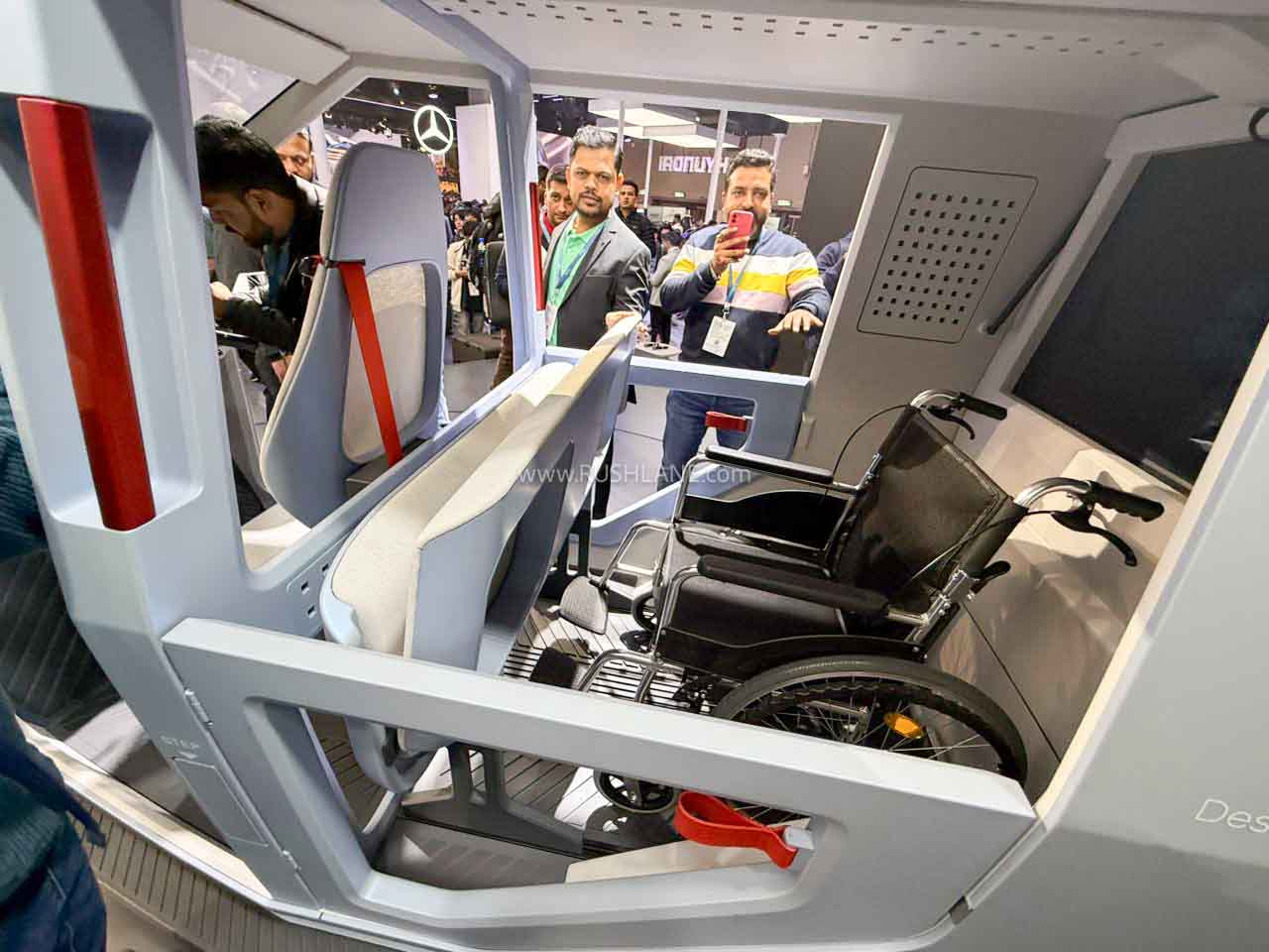 hyundai e3w and e4w micro mobility concepts revealed 25