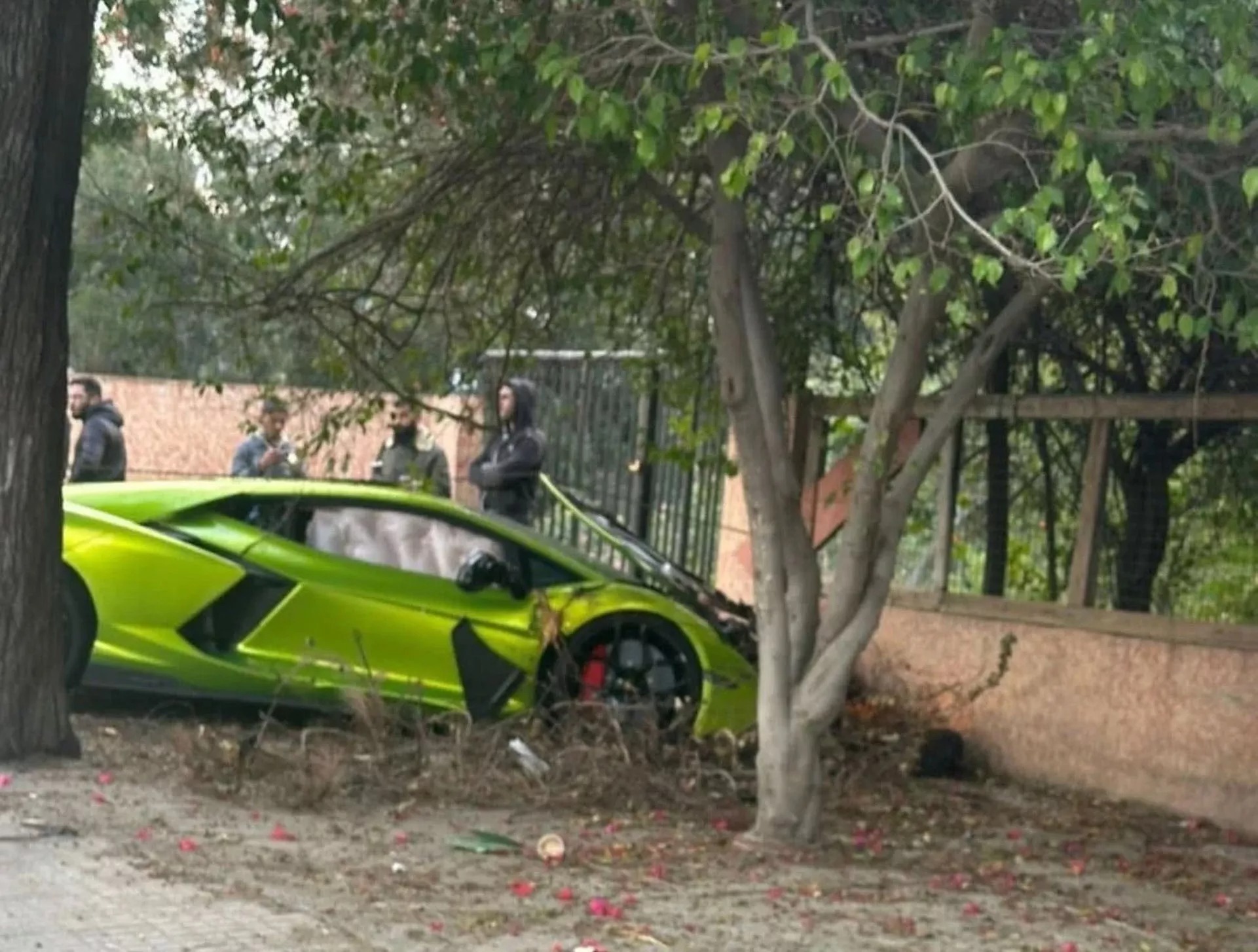 lamborghini revuelto crash 00001