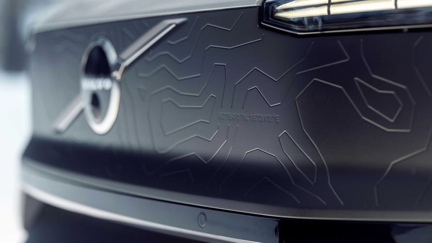 339536volvoex30crosscountry