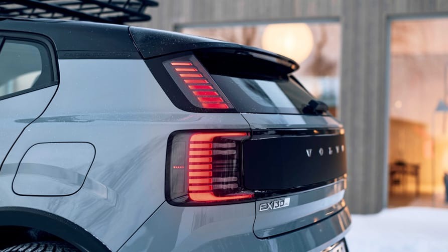 339543volvoex30crosscountry