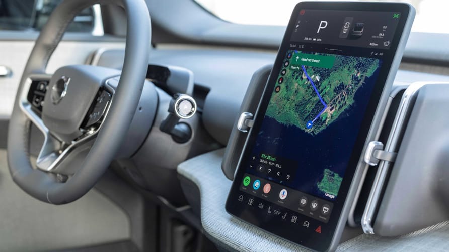 339597volvoex30crosscountry