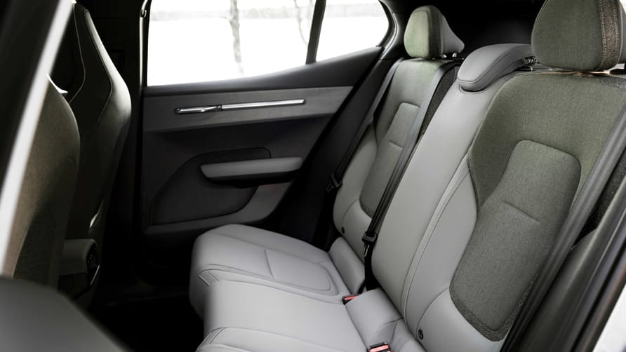 339607volvoex30crosscountry