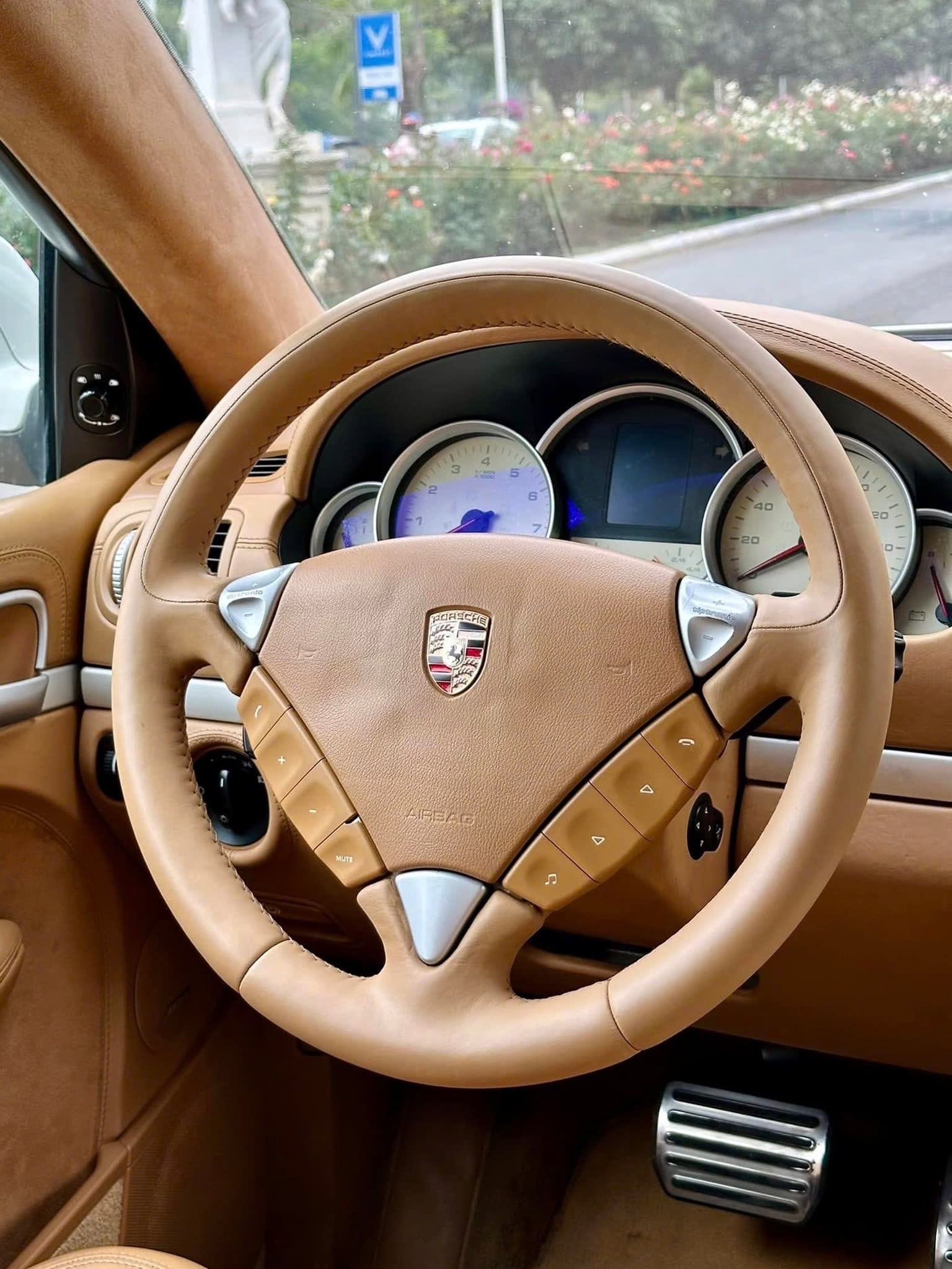 chu xe porsche cayenne gts 2008 1