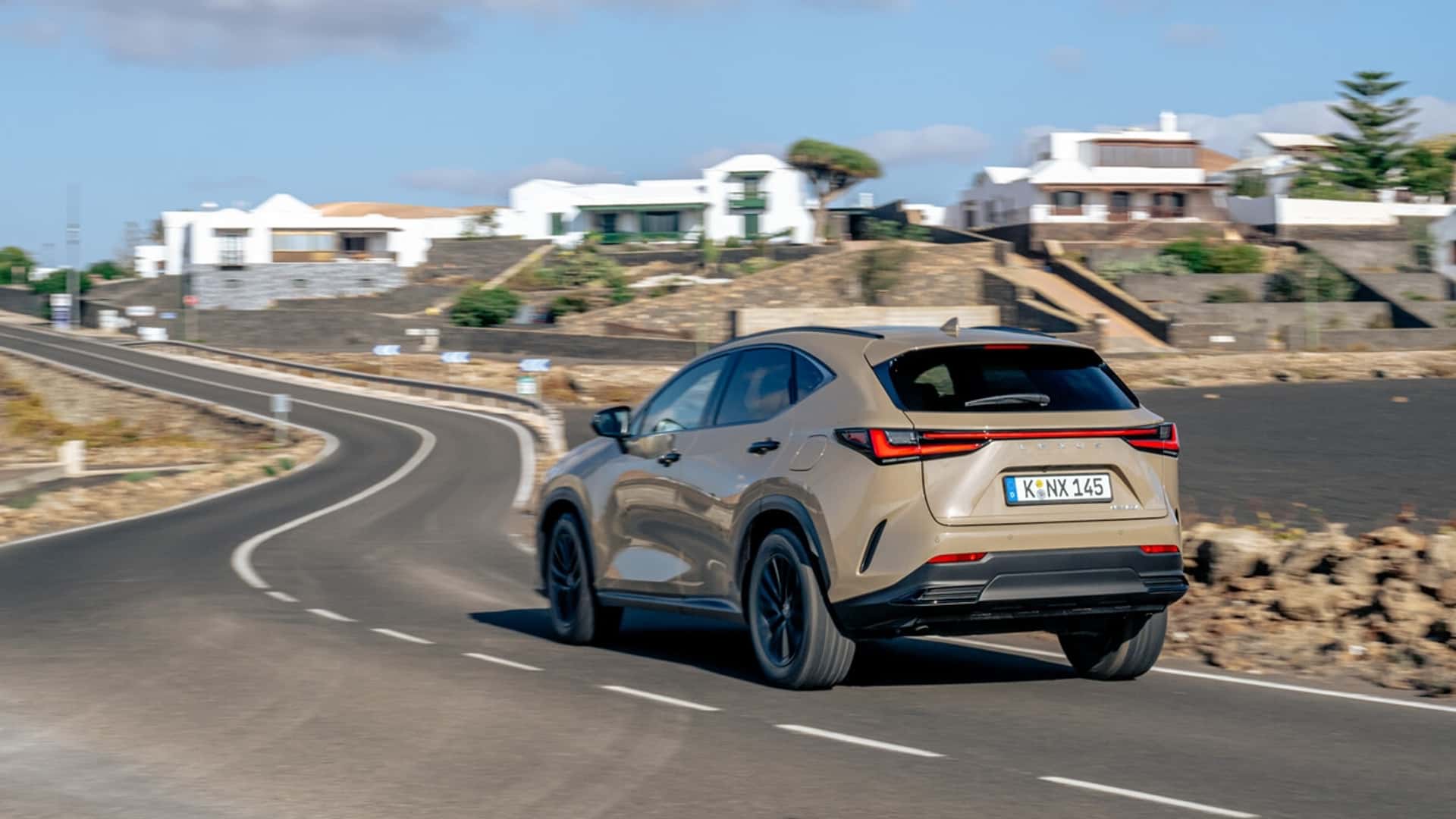 lexus nx overtrail 2025 2