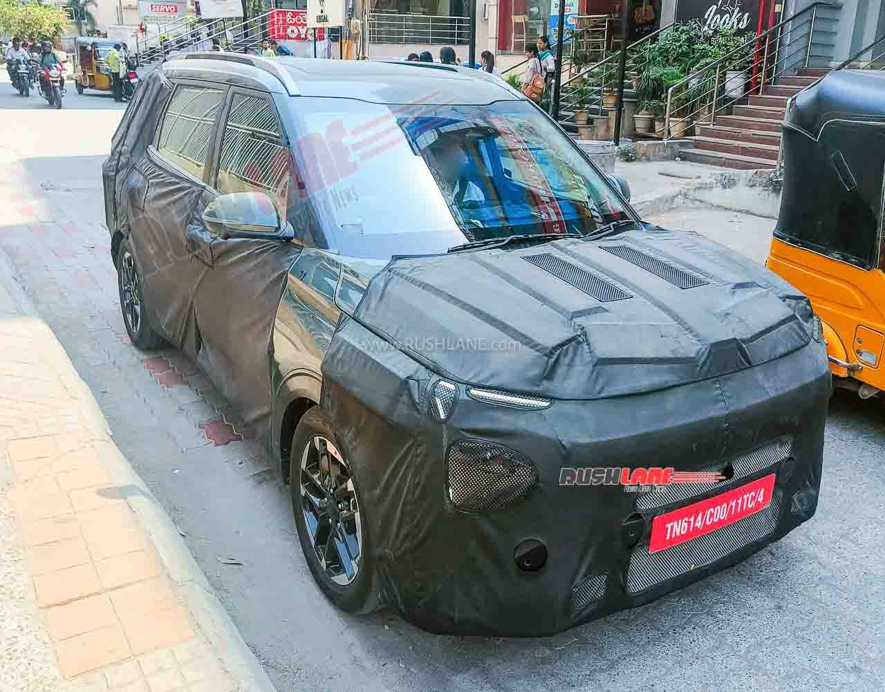 2025 kia carens facelift spied in hyderabad 4