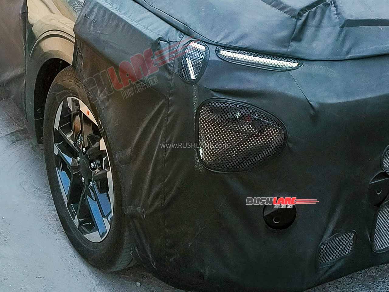 2025 kia carens facelift spied in hyderabad 7