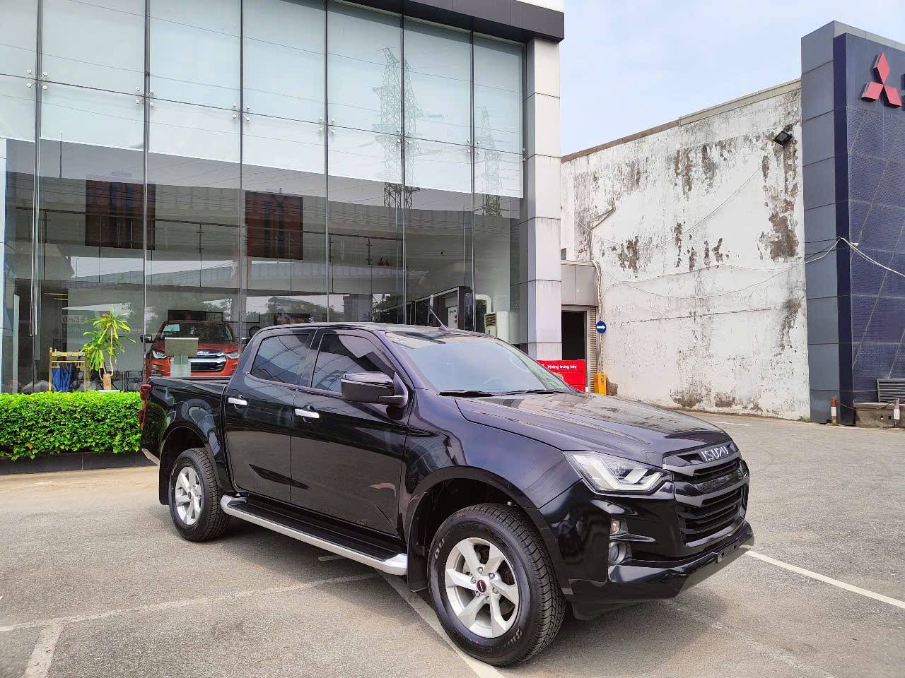 isuzu d max prestige 2023 10