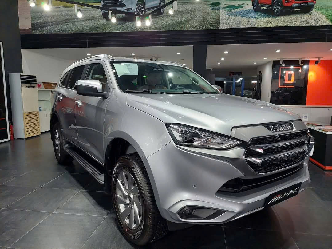 isuzu mu x giam gia 2 isuzu mu x giam gia 2