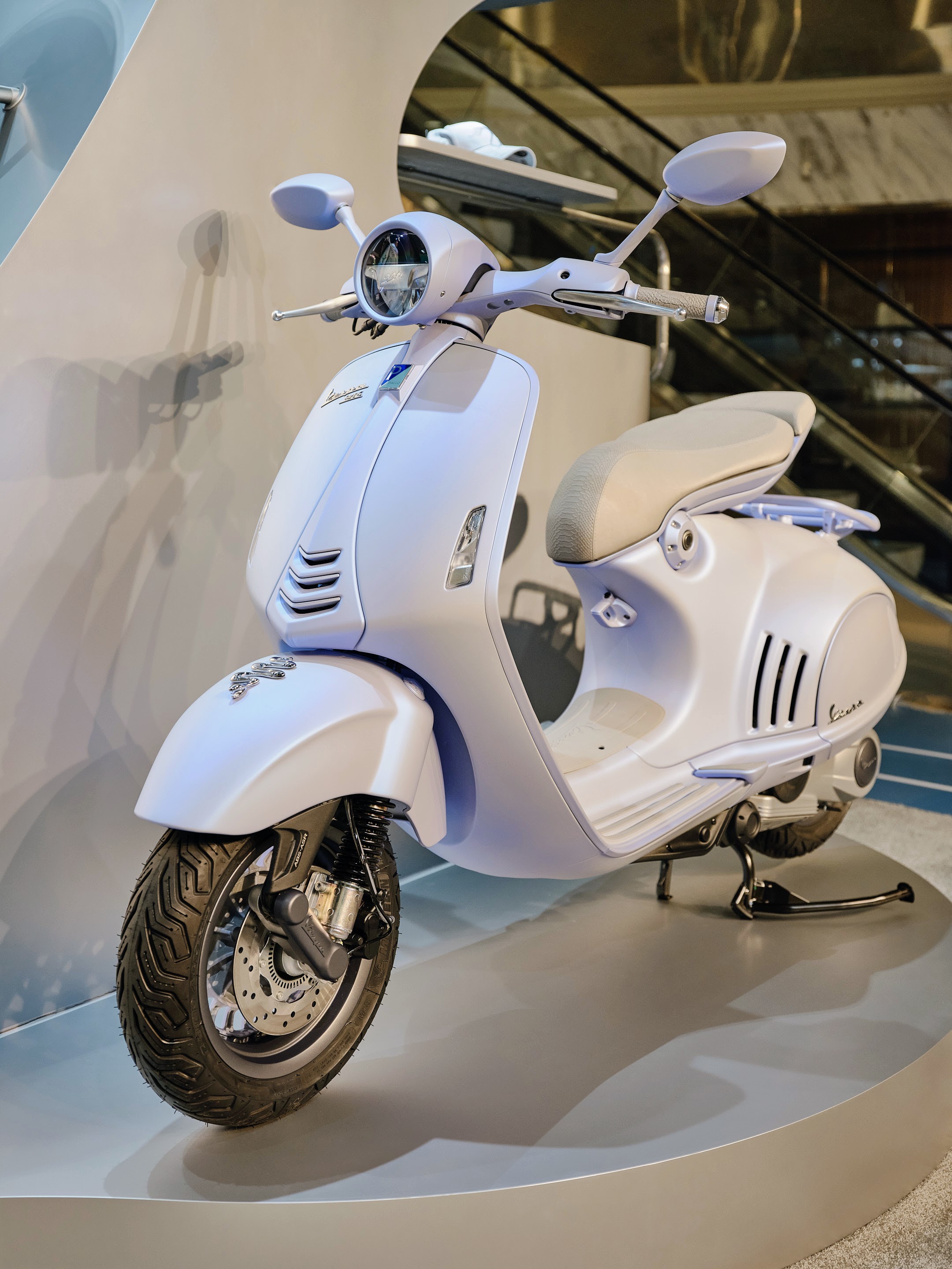 1khong gian vespa snake world tai trang tien plaza6