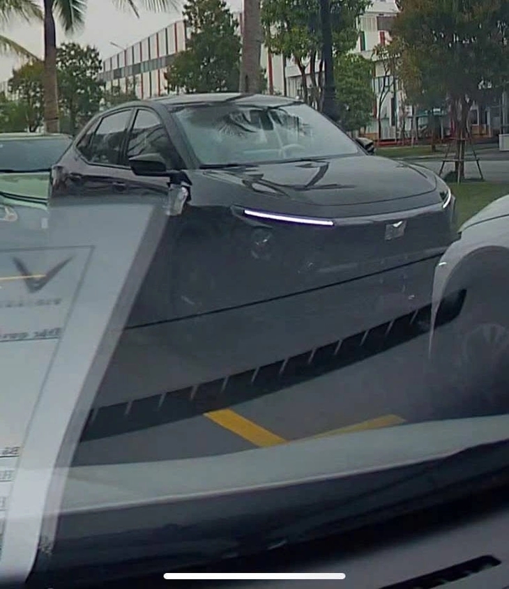 vinfast limo green 4