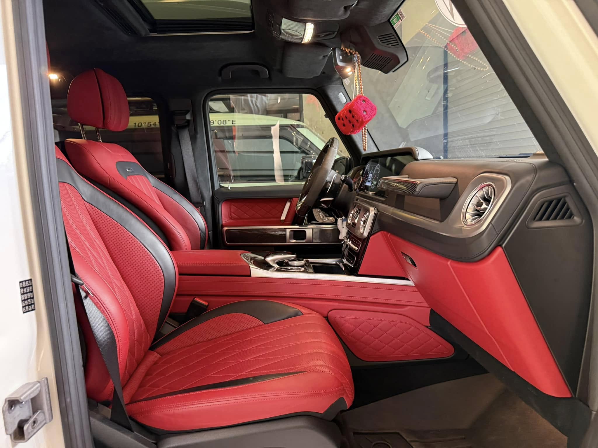 48104644218027108038960776713098877037096158n